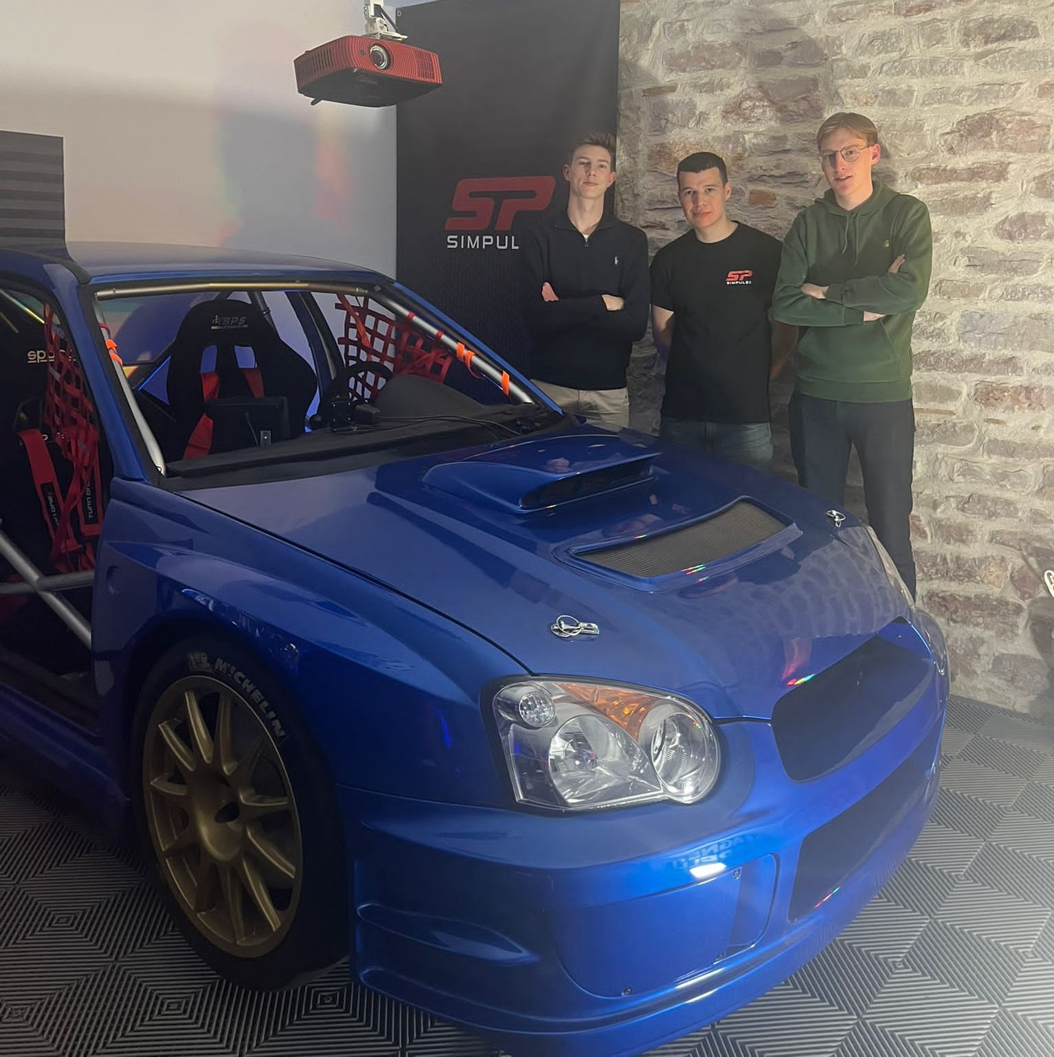 Romain Perrin s'entraîne sur le simulateur de Rallye de SimPulse.