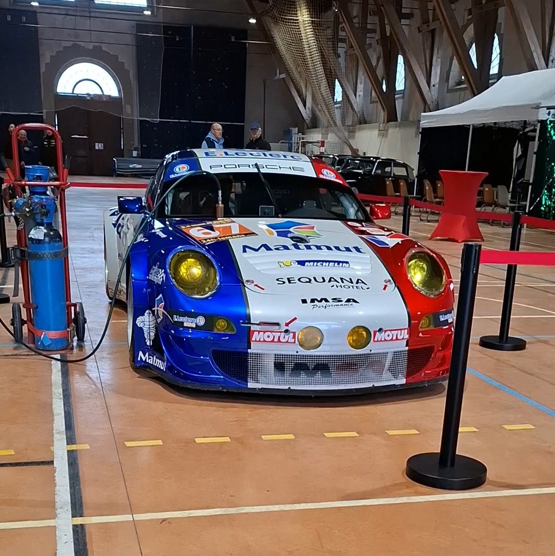 La Porsche 911 GT3 RSR (numéro 67) a été engagée par l'équipe IMSA Performance Matmut aux 24 Heures du Mans 2013