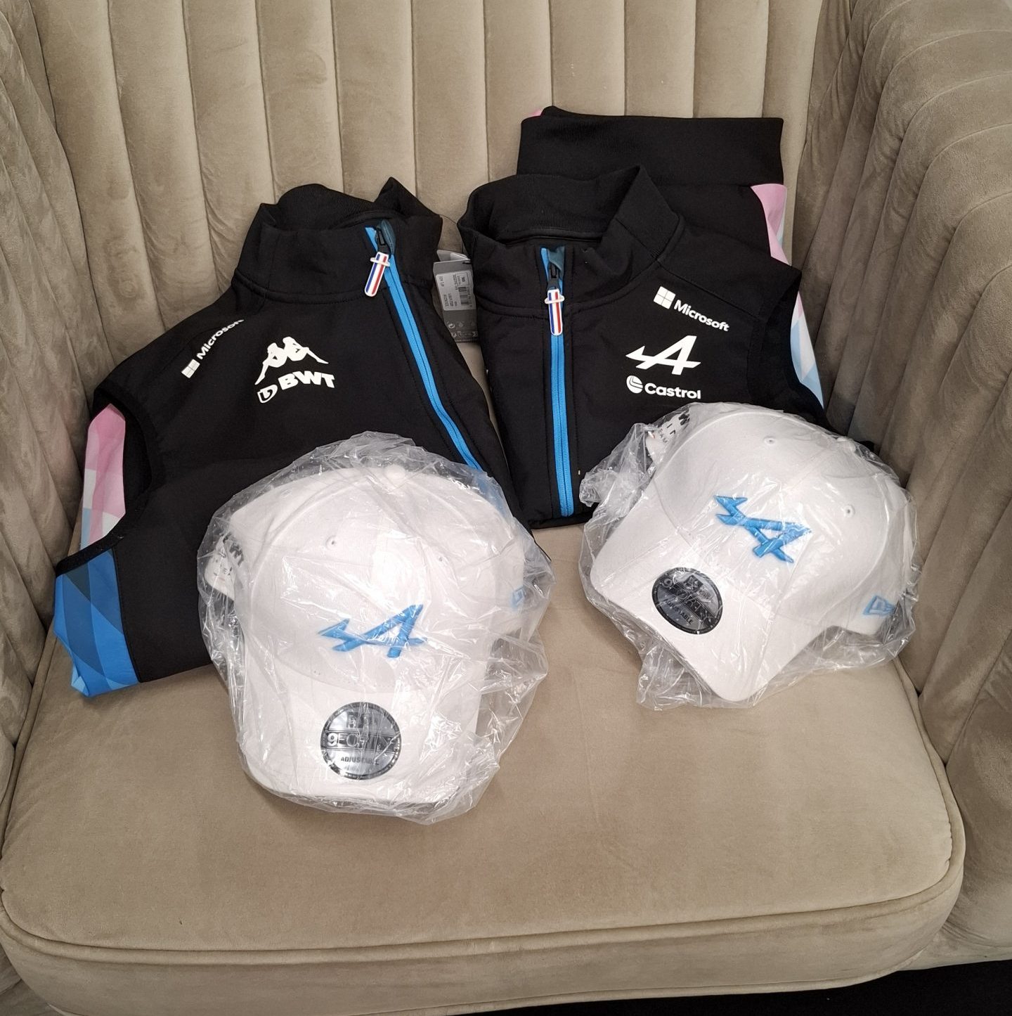Une partie des cadeaux remportés lors de l'activation marketing de simpulse pour alpine store dijon.
