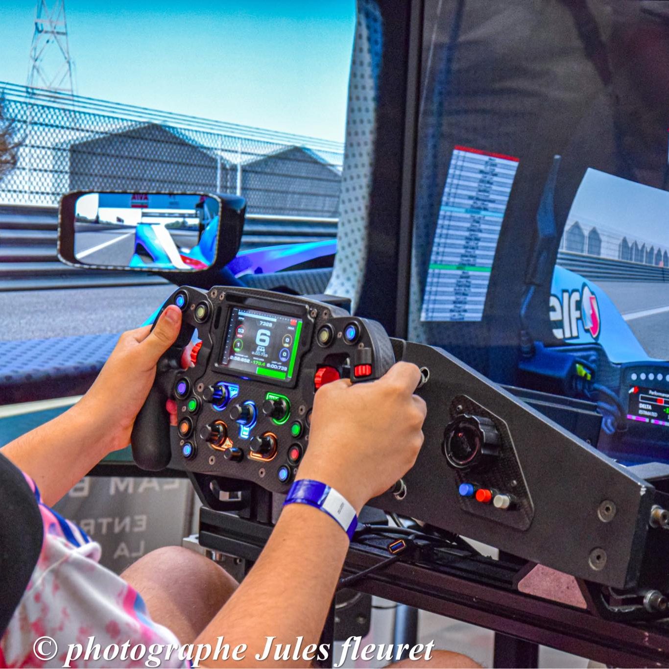Vue intérieure du simulateur simpulse pour alpine store dijon au prestige auto beaune.