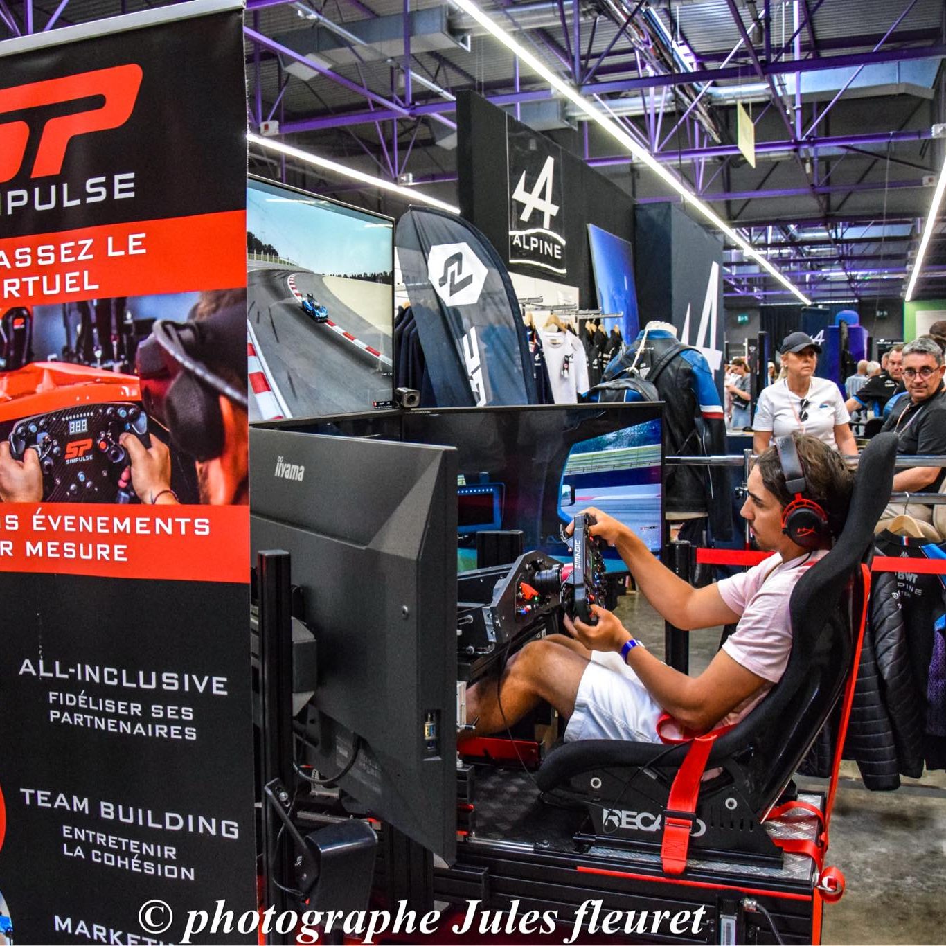 Le simulateur pro hybride de simpulse lors d'une activation marketing au prestige auto beaune pour l'alpine store dijon.