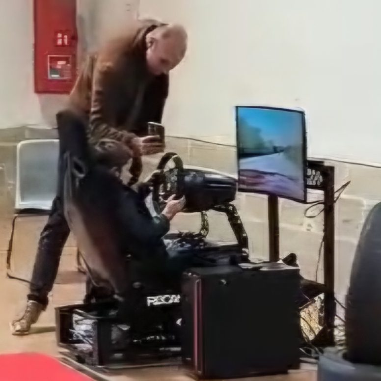 Simulateur dédié aux enfants pendant le team building automobile en bourgogne.